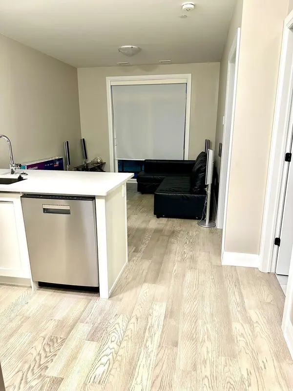 50 Kaitting TRL W #403, Oakville, ON L6M 5N3