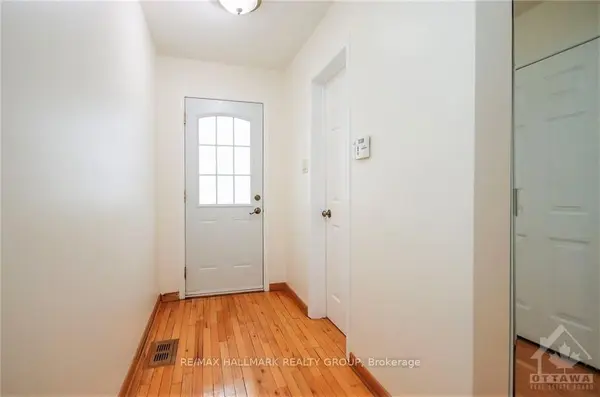 Blackburn Hamlet, ON K1B 4V9,2088 Orient Park DR