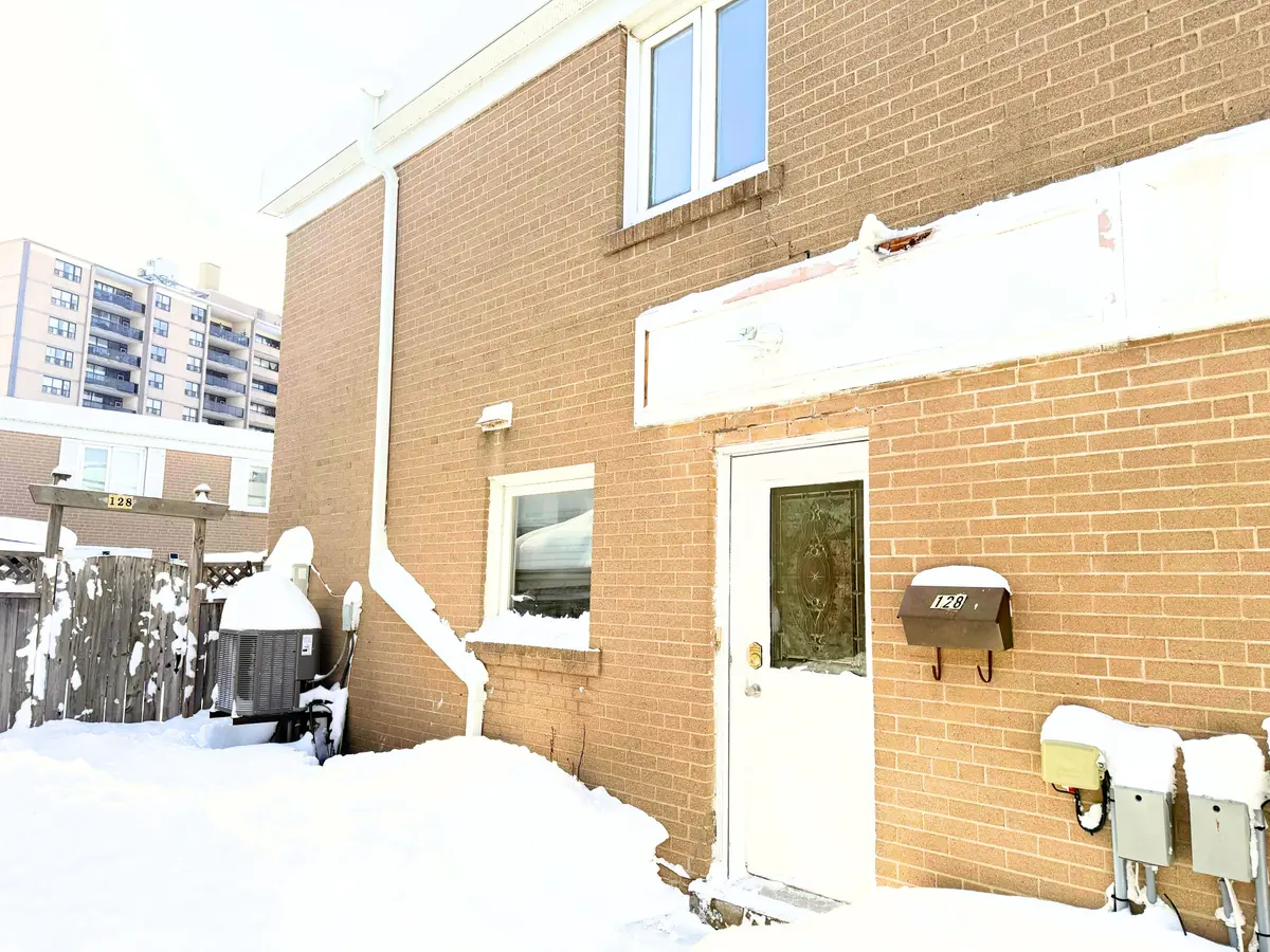 128 Townhouse CRES, Brampton, ON L6W 3C5