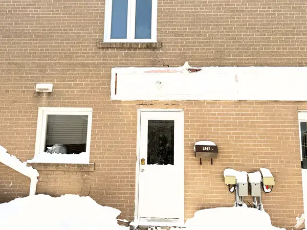 128 Townhouse CRES, Brampton, ON L6W 3C5