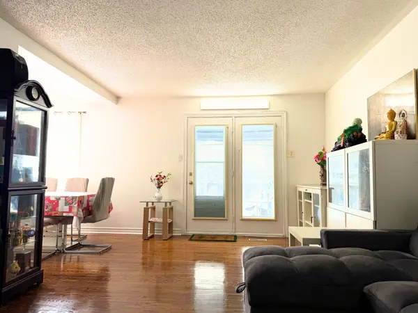 128 Townhouse CRES, Brampton, ON L6W 3C5