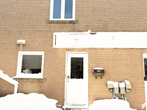 Brampton, ON L6W 3C5,128 Townhouse CRES