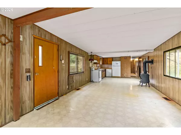 Elmira, OR 97437,89582 DEMMING RD