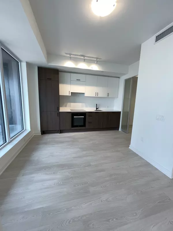 Toronto C13, ON M3C 0S4,1 Quarrington LN #701