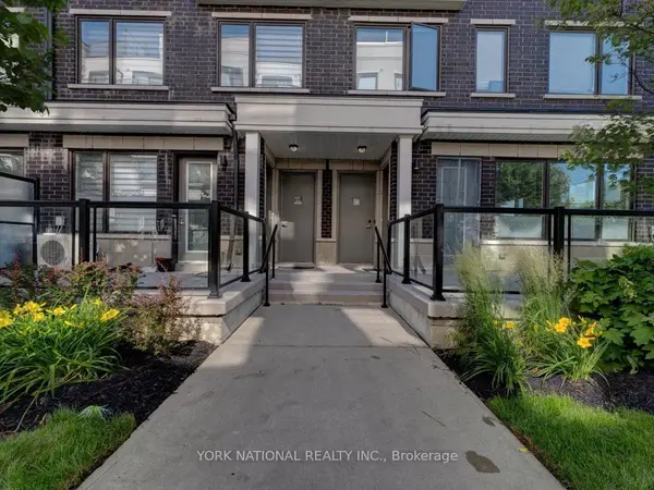 Aurora, ON L4G 3G5,300 Alex Gardner CIR #54