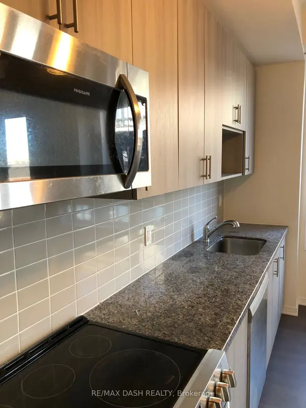 Toronto, ON M6B 0A9,1130 Briar Hill AVE #306