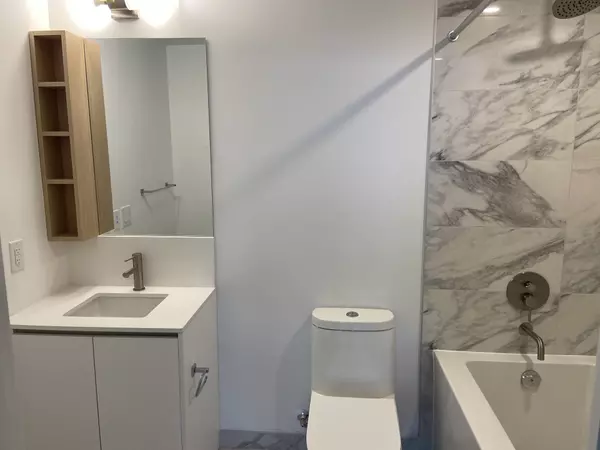 Toronto W05, ON M3J 0H1,1100 Sheppard AVE W #LPH 02