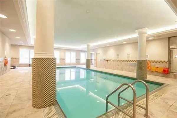 Toronto W08, ON M9B 6M1,5233 Dundas ST #2024