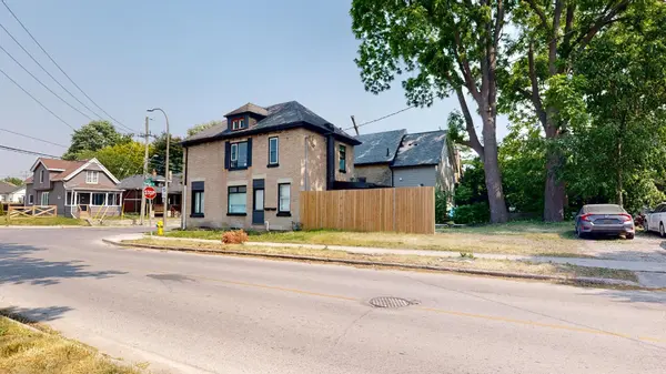 553 Quebec ST, London East, ON N5W 3Y9