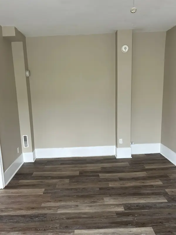 553 Quebec ST, London East, ON N5W 3Y9