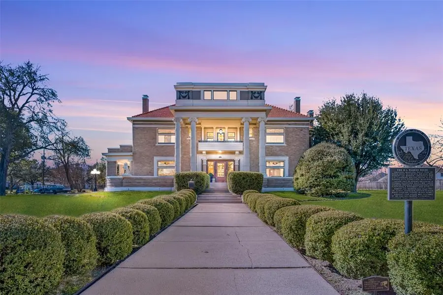 705 Griffith Avenue, Terrell, TX 75160