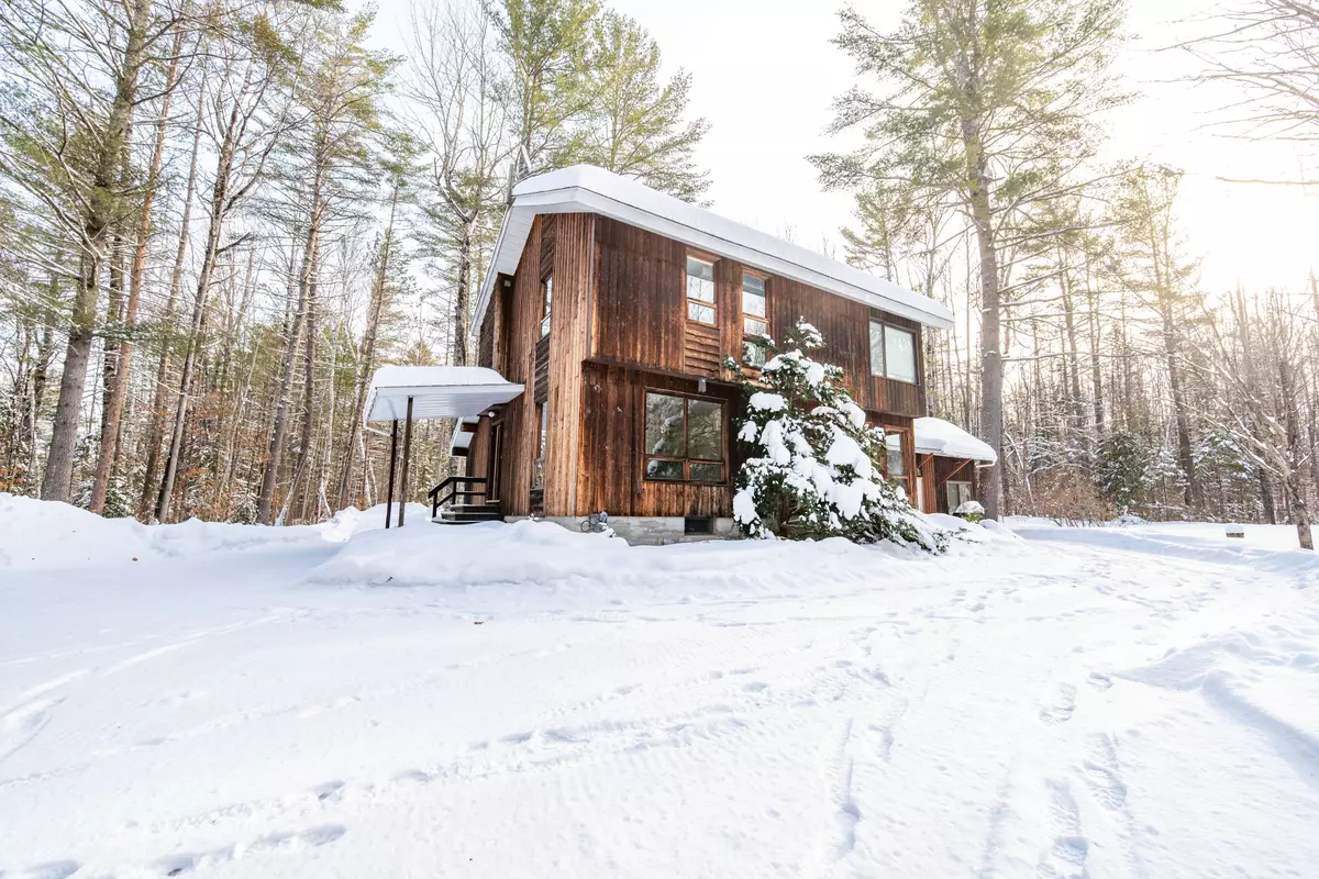 Deep River, ON K0J 1P0,120 Wylie RD