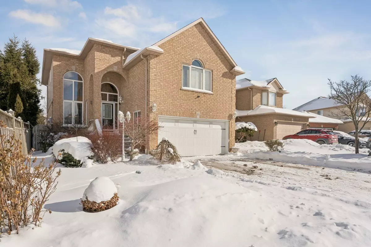 Hamilton, ON L9B 2R6,11 Redtail CRES