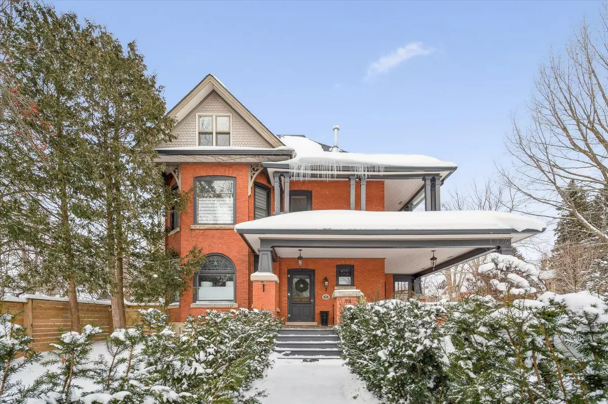 Centre Wellington, ON N0B 1S0,94 Colborne ST