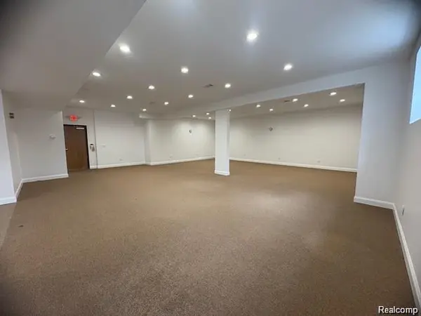 1550 N MILFORD RD #8 - 9, Milford Charter Township, MI 48381