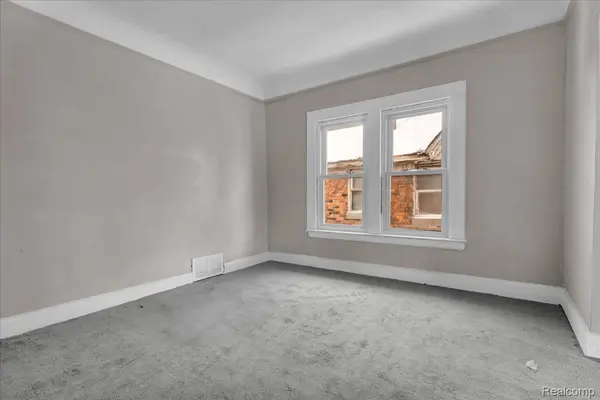 11475 Sanford ST, Detroit, MI 48205