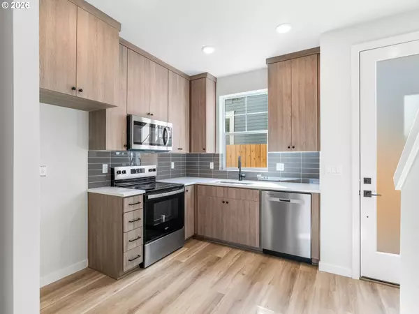 Portland, OR 97203,7473 N NEW YORK AVE #2