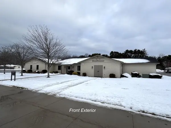 1627 W Lakewood BLVD, Park Twp, MI 49424