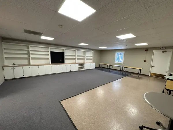 1627 W Lakewood BLVD, Park Twp, MI 49424