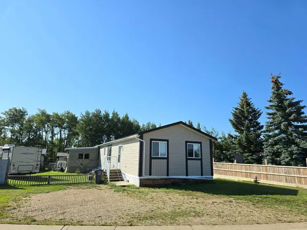 5533 and 5531 51 ST, Berwyn, AB T0H 0E0