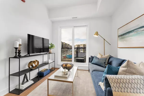 Toronto, ON M1L 0L6,41 Danforth RD #316