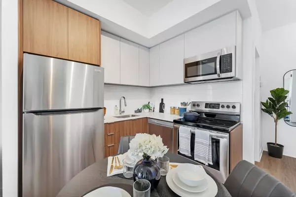 Toronto, ON M1L 0L6,41 Danforth RD #316