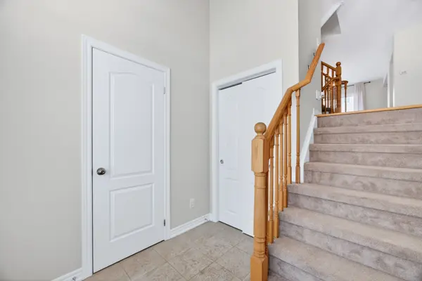 102 Pearl DR, Orillia, ON L3V 0A7