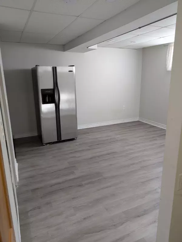 Barrie, ON L4M 7A2,369 Georgian DR #3