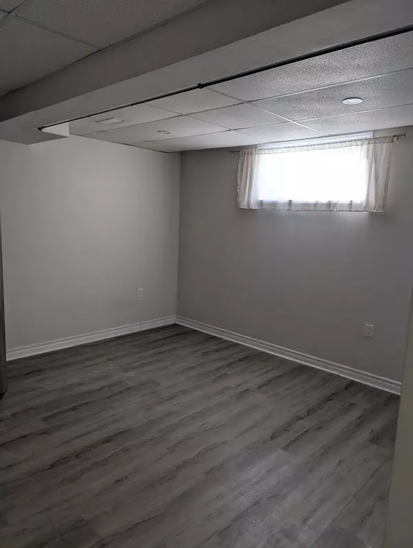 Barrie, ON L4M 7A2,369 Georgian DR #3