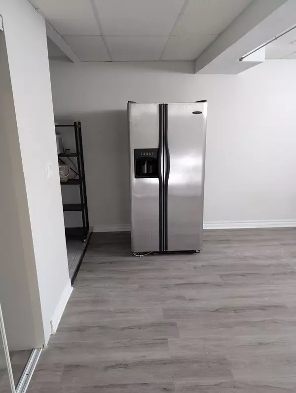 Barrie, ON L4M 7A2,369 Georgian DR #3