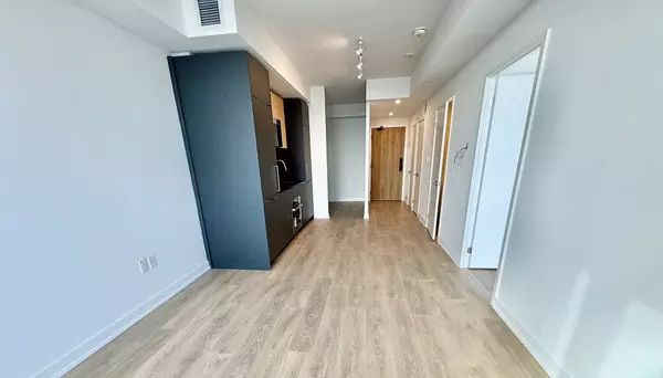 Mississauga, ON L5A 4C6,1 Fairview RD E #1112