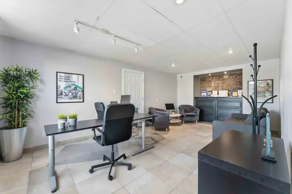 1010 Polytek ST #17, Beacon Hill North - South And Area, ON K1J 9J1