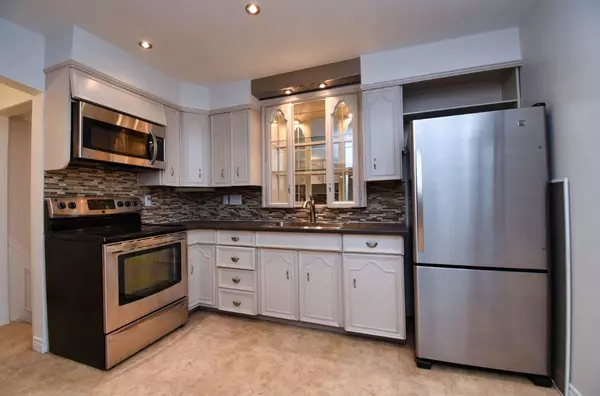 Hamilton, ON L8V 1X6,80 Maclennan AVE