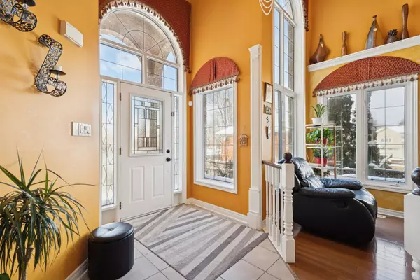 Hamilton, ON L9B 2R6,11 Redtail CRES