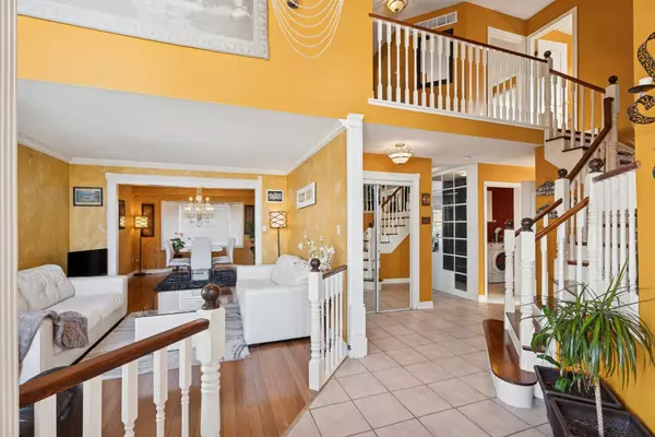 Hamilton, ON L9B 2R6,11 Redtail CRES