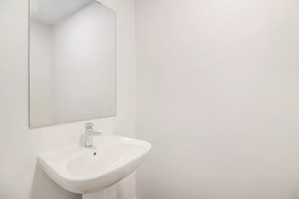 North Stormont, ON K0A 1R0,79 HELEN ST