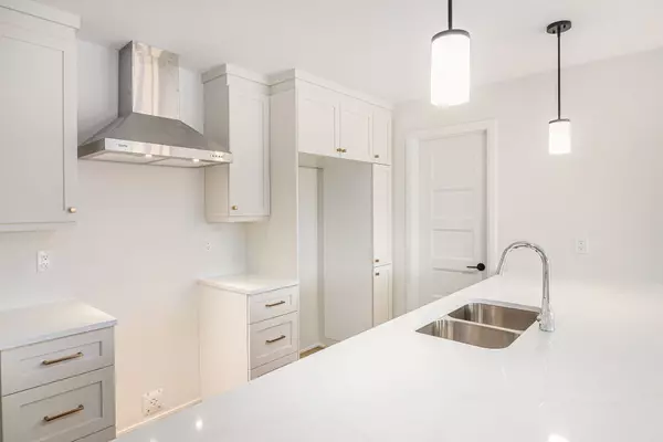 North Stormont, ON K0A 1R0,79 HELEN ST