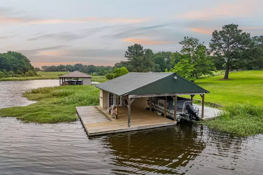 5327 Dusty Road, Athens, TX 75752