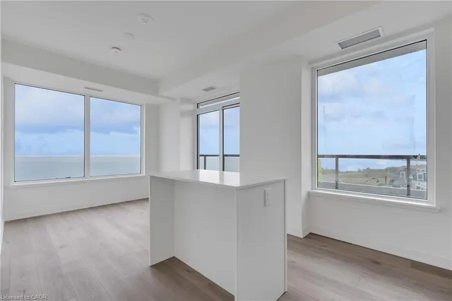 385 Winston RD #1108, Grimsby, ON L3M 0J3