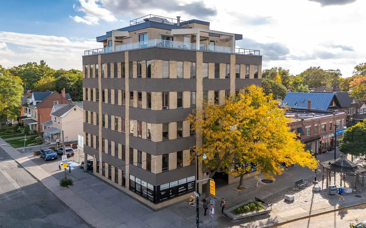 1 St Johns RD #303, Toronto W02, ON M6P 1T7