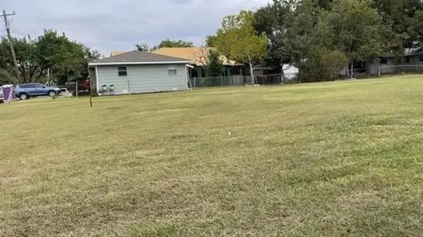 4518 Lakecrest Drive, The Colony, TX 75056