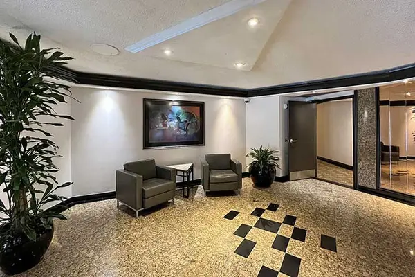 288 Mill RD #D13, Toronto W08, ON M9C 4X7