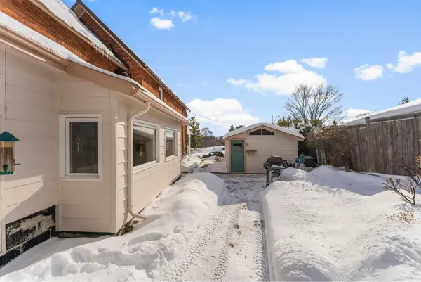 Arnprior, ON K7S 3J4,17 Victoria ST