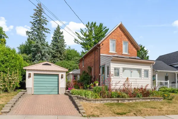 Arnprior, ON K7S 3J4,17 Victoria ST