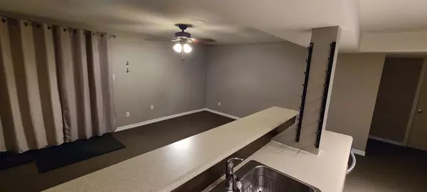 Hamilton, ON L0R 1W0,77 Thames WAY #Basement