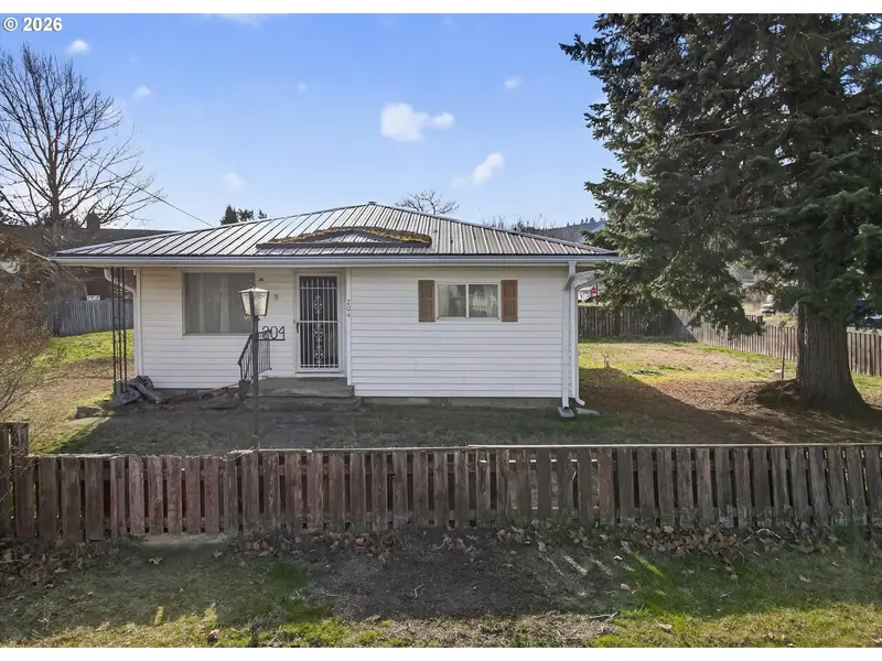 204 LAKE AVE, La Grande, OR 97850