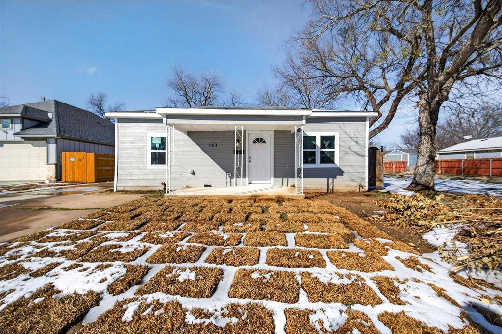 603 E Willingham Street, Cleburne, TX 76031