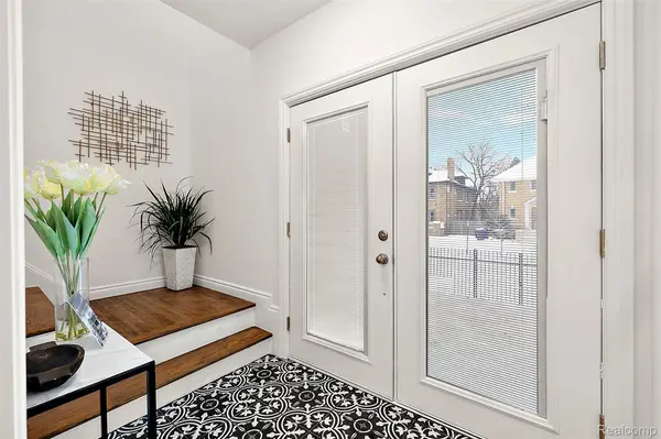 2080 Gladstone ST, Detroit, MI 48206