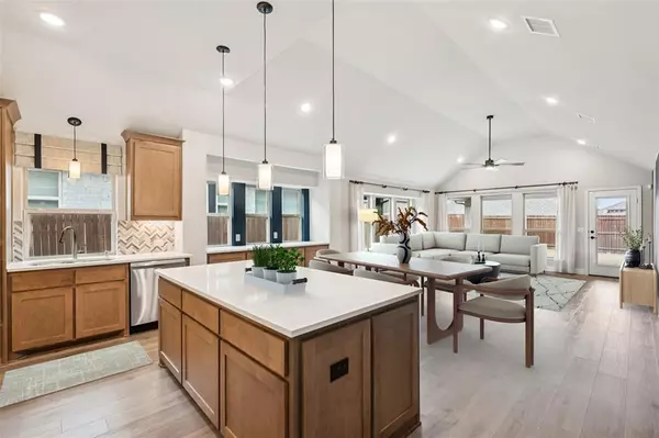 Balch Springs, TX 75181,121 Emperor Oak Court