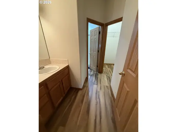 760 NE PACIFIC DR, Fairview, OR 97024